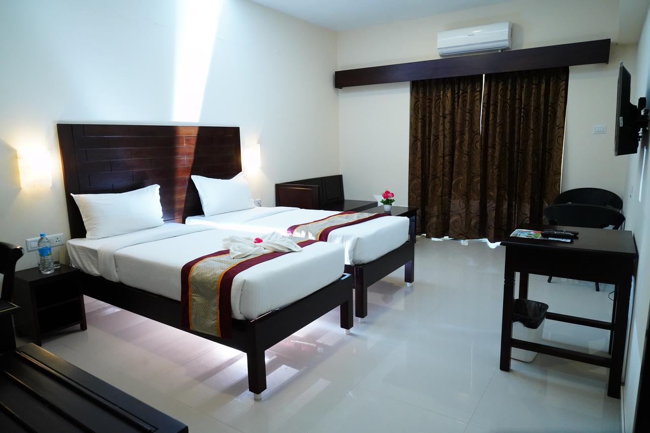 Five Falls Resort Kuttālam Екстериор снимка