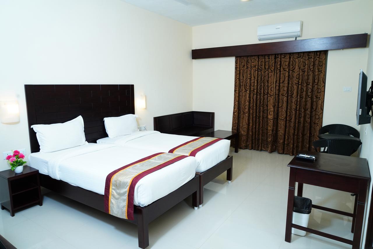 Five Falls Resort Kuttālam Екстериор снимка