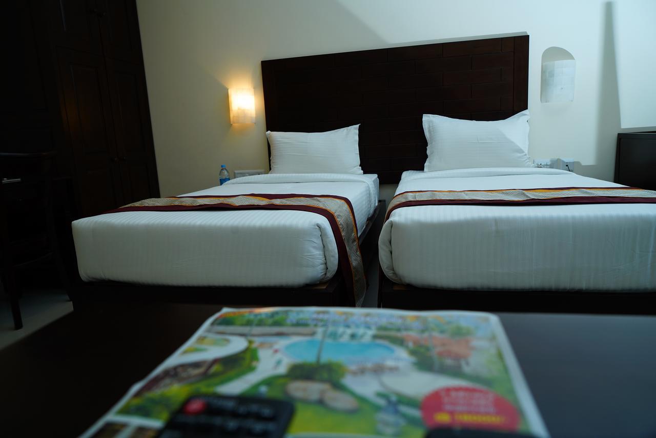 Five Falls Resort Kuttālam Екстериор снимка