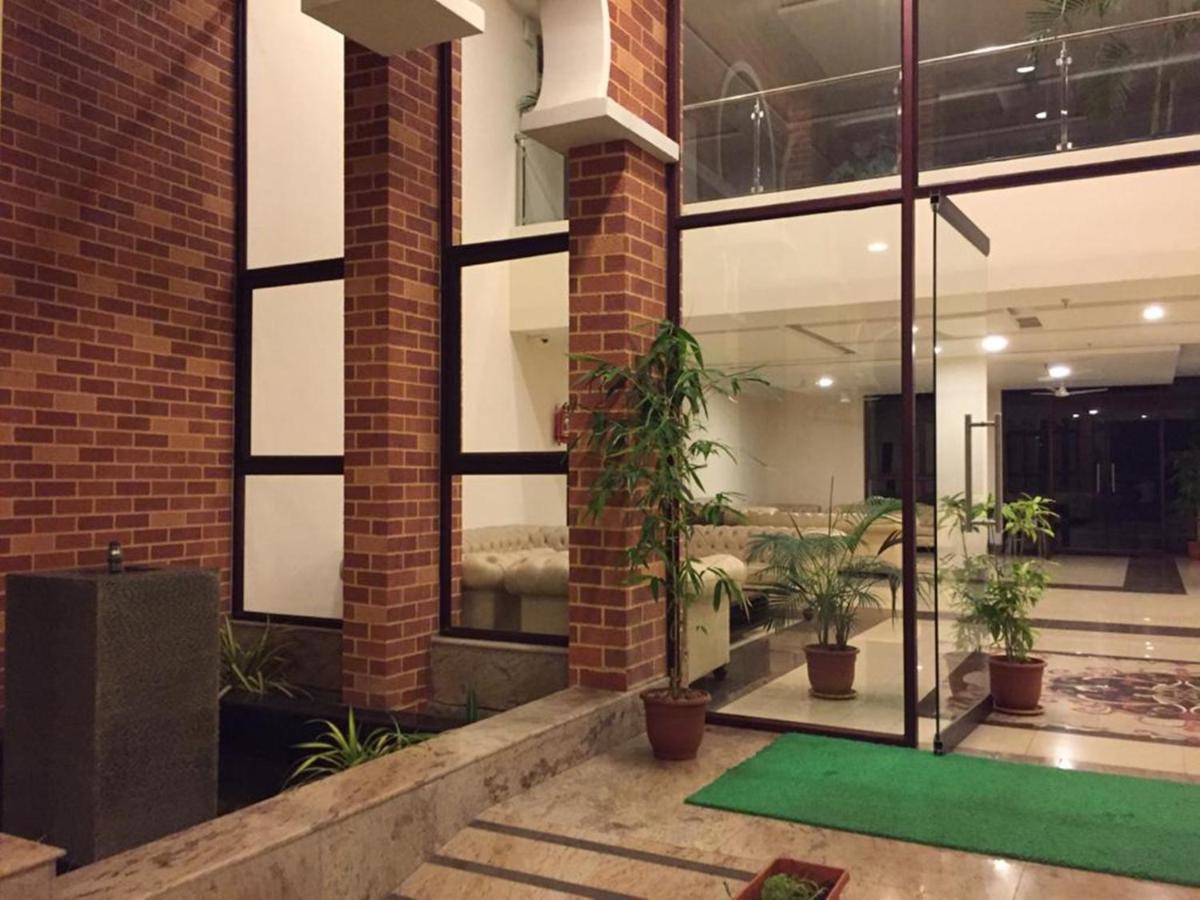 Five Falls Resort Kuttālam Екстериор снимка